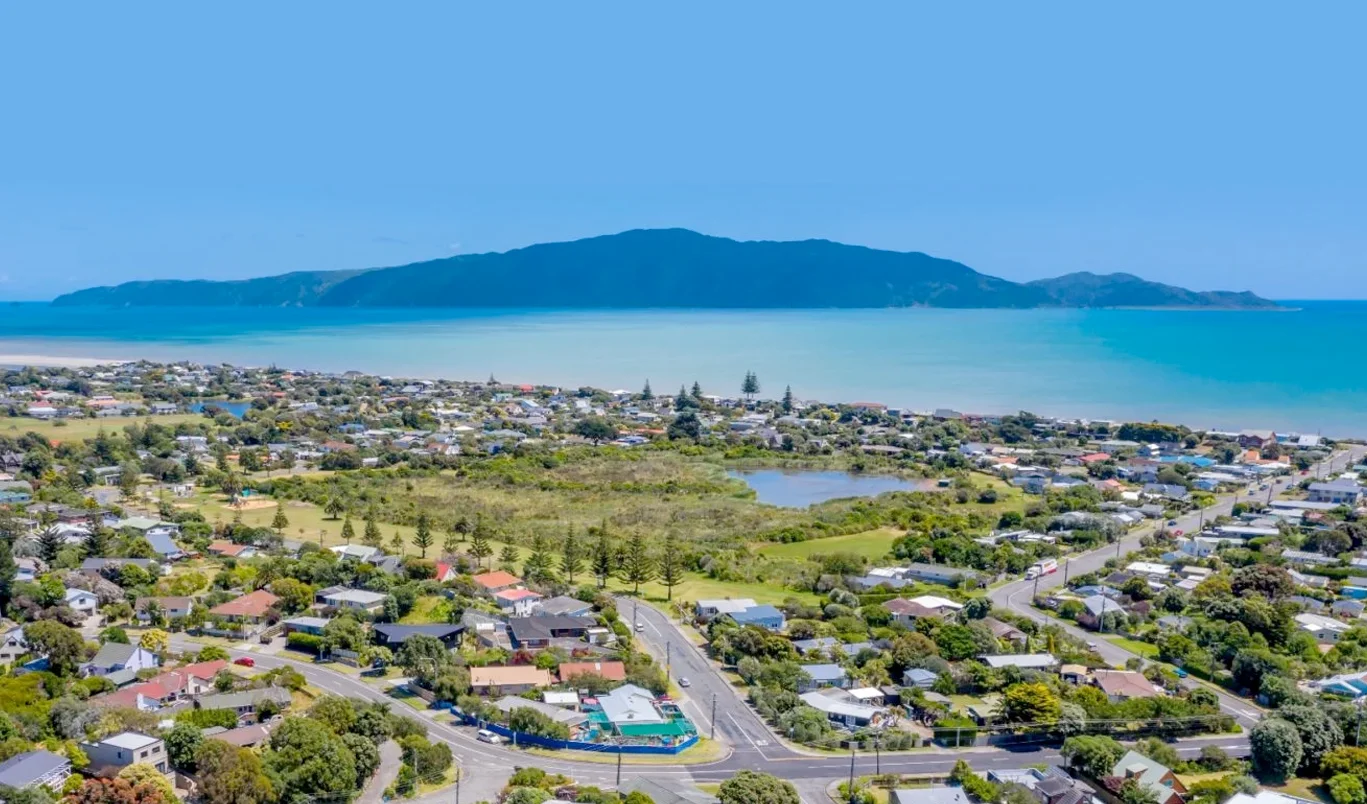 CrestClean commercial cleaning services for businesses in the Kapiti Coast and Horowhenua region